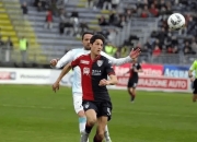 米兰体育app-卡利亚里球员合力防守，全队士气高涨的简单介绍