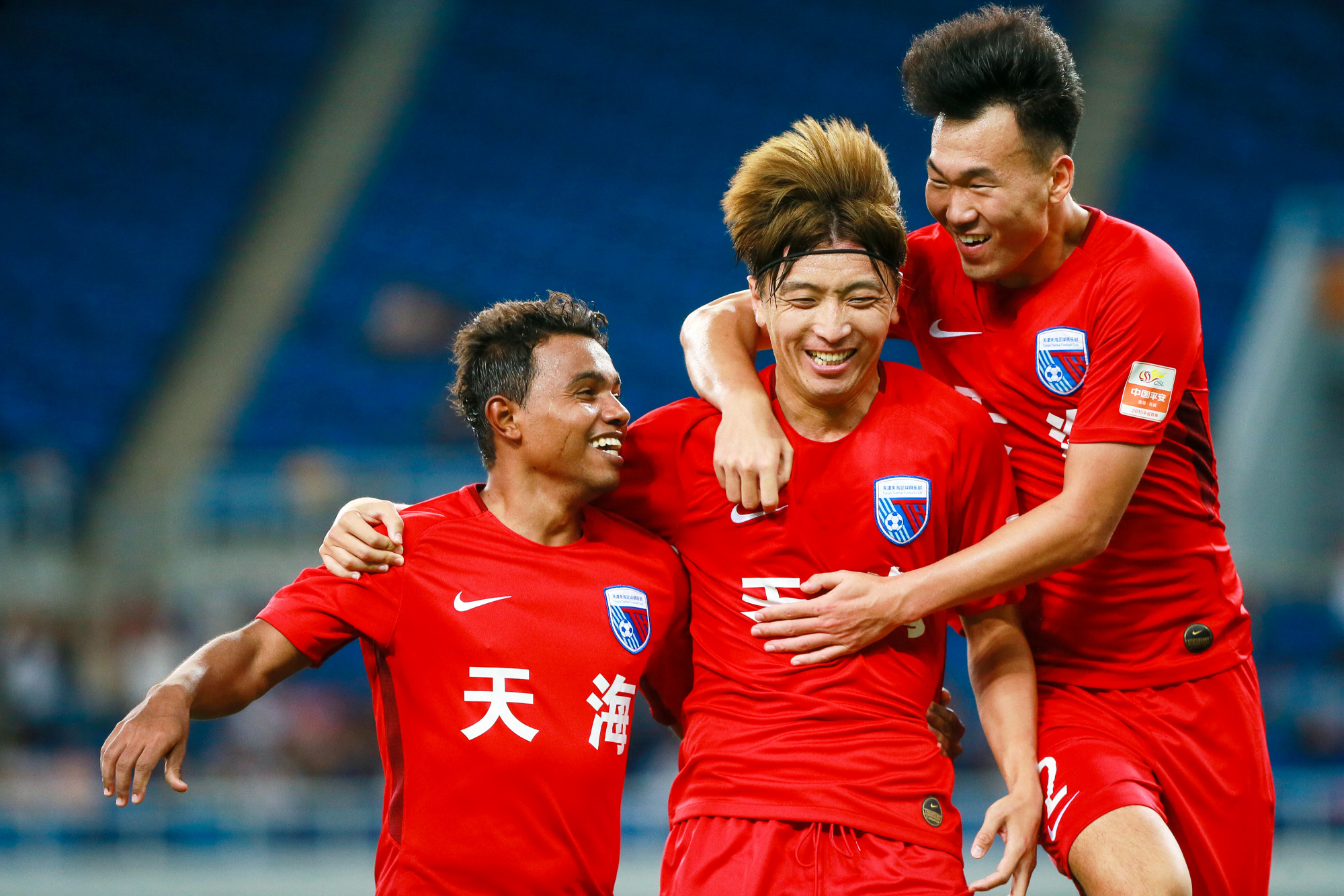 包含深圳成功战胜保级对手，提升保级形势的词条