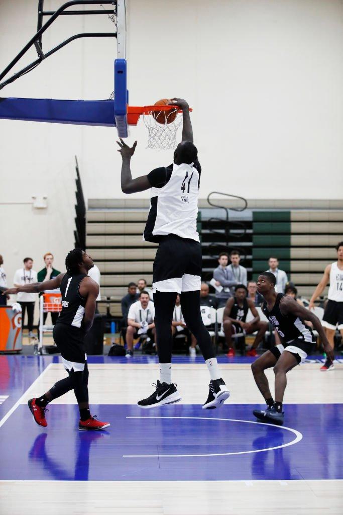 小球赛事升级赛次回合开打,弱队突破巨人重重围堵的简单介绍 小球赛事升级赛次回合开打,弱队突破巨人重重围堵的简单介绍