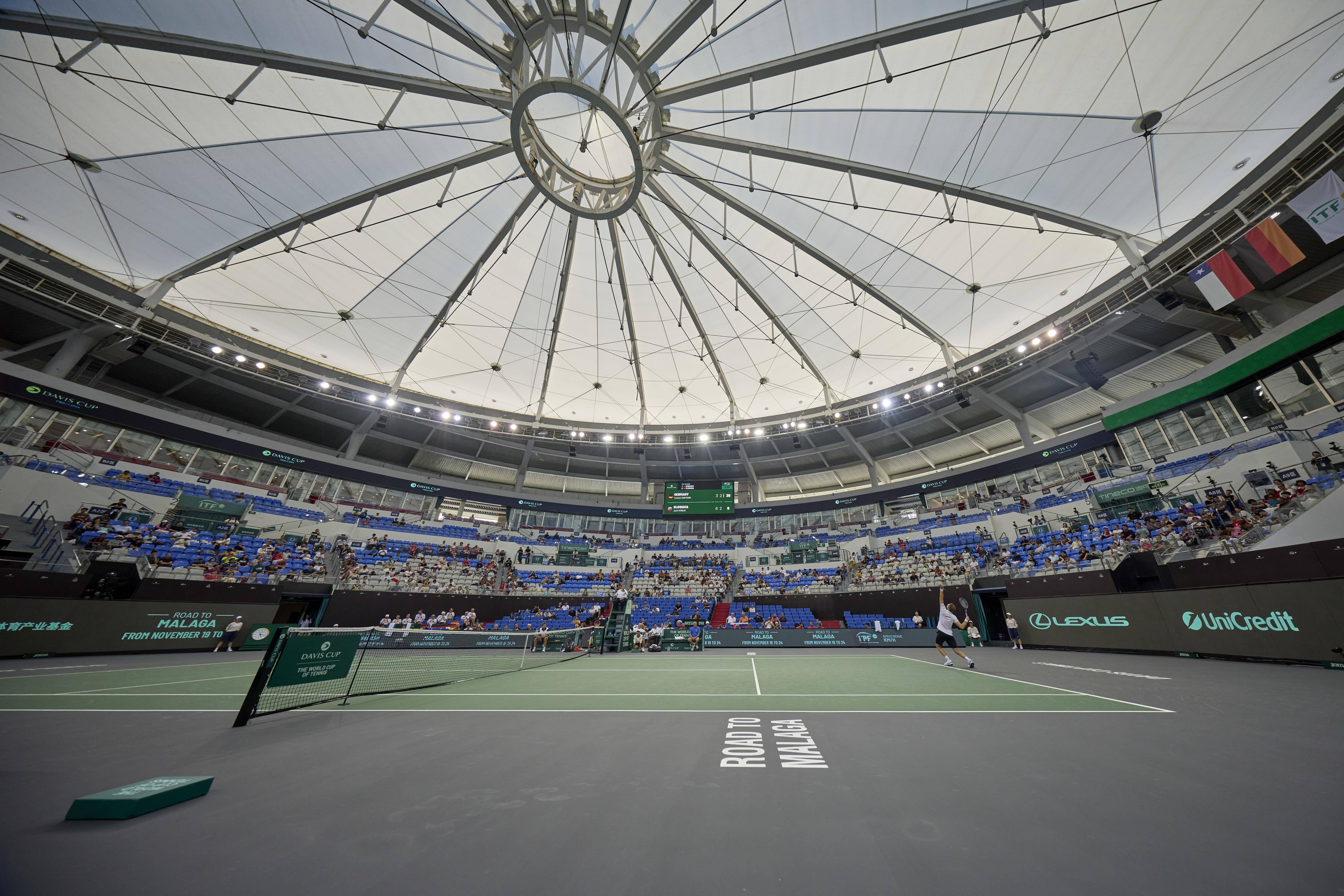 斯洛伐克队球员合作默契，大胜对手