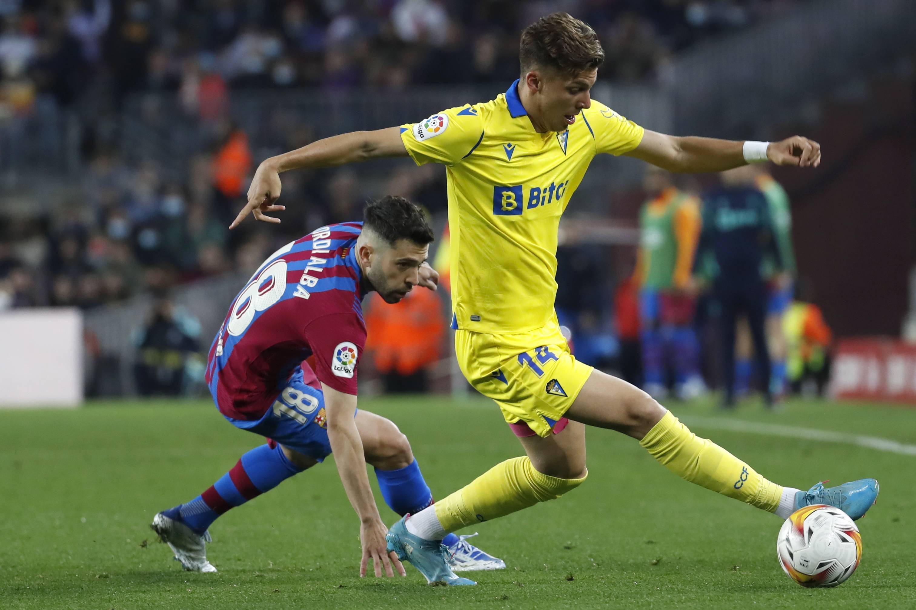 包含赫塔菲双方各入一球火爆平局的词条