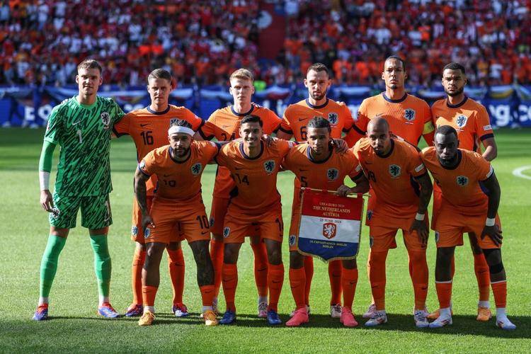 包含球队客场作战战绩不佳反思战术的词条