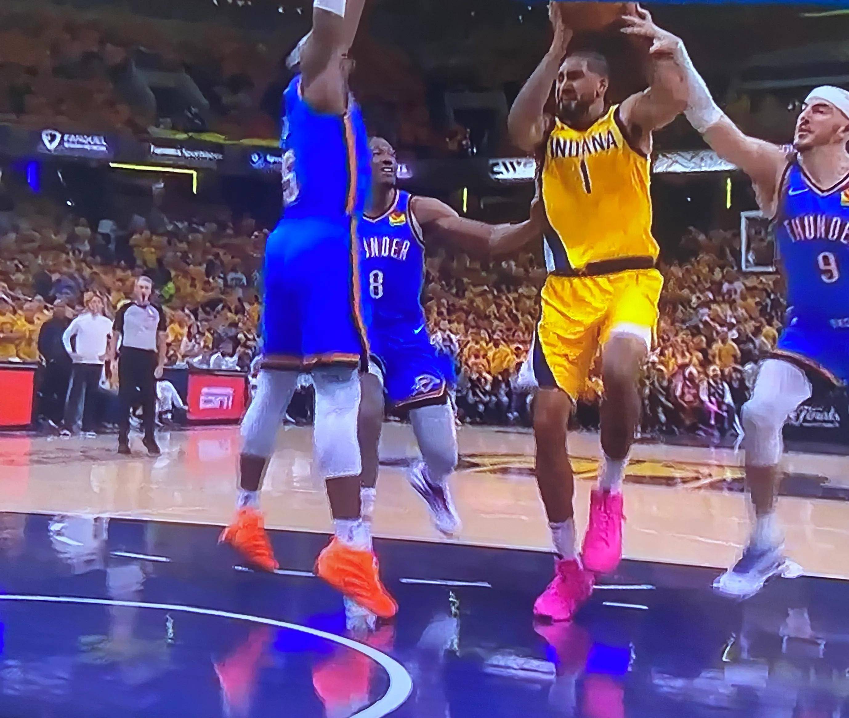 步行者球员突破个人记录，超越队谜获胜利