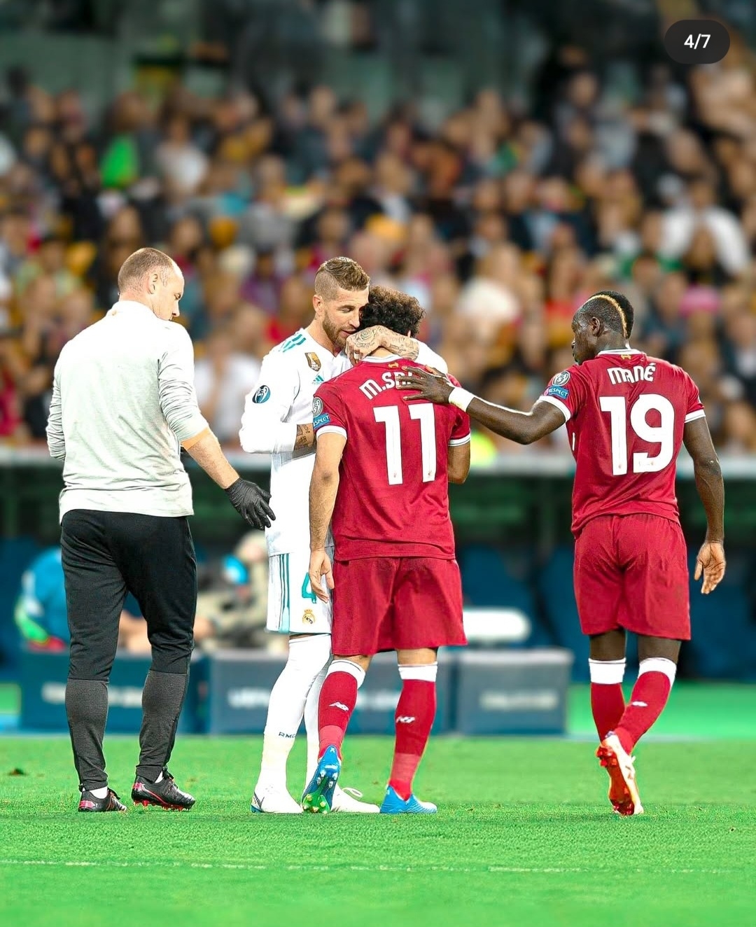 萨尔茨堡逆转获胜，晋级淘汰赛