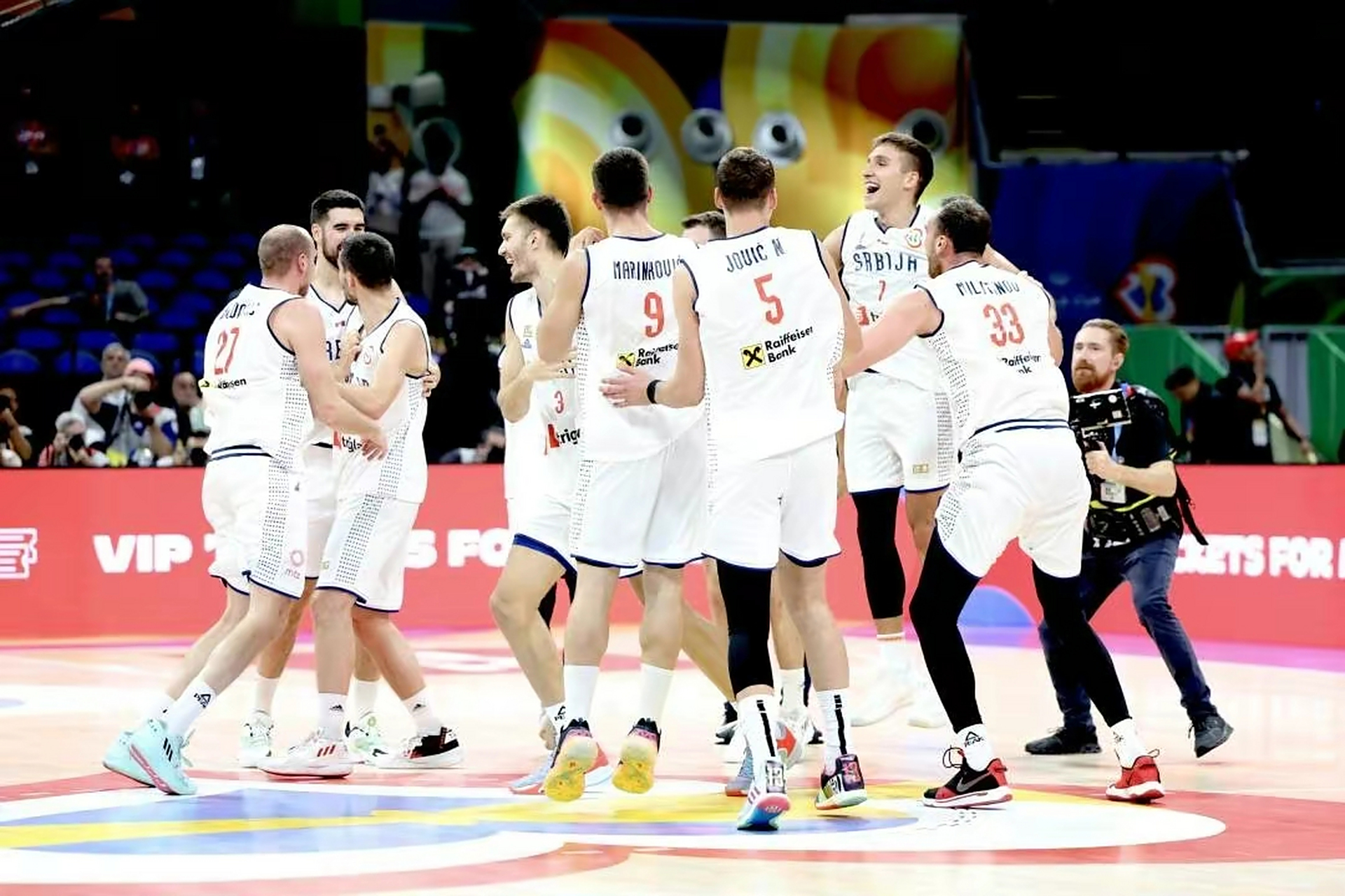 加拿大男篮力克塞尔维亚，晋级奥运季军争夺战