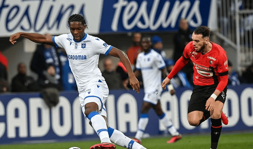 亚眠球队客场败北，法甲排名下滑