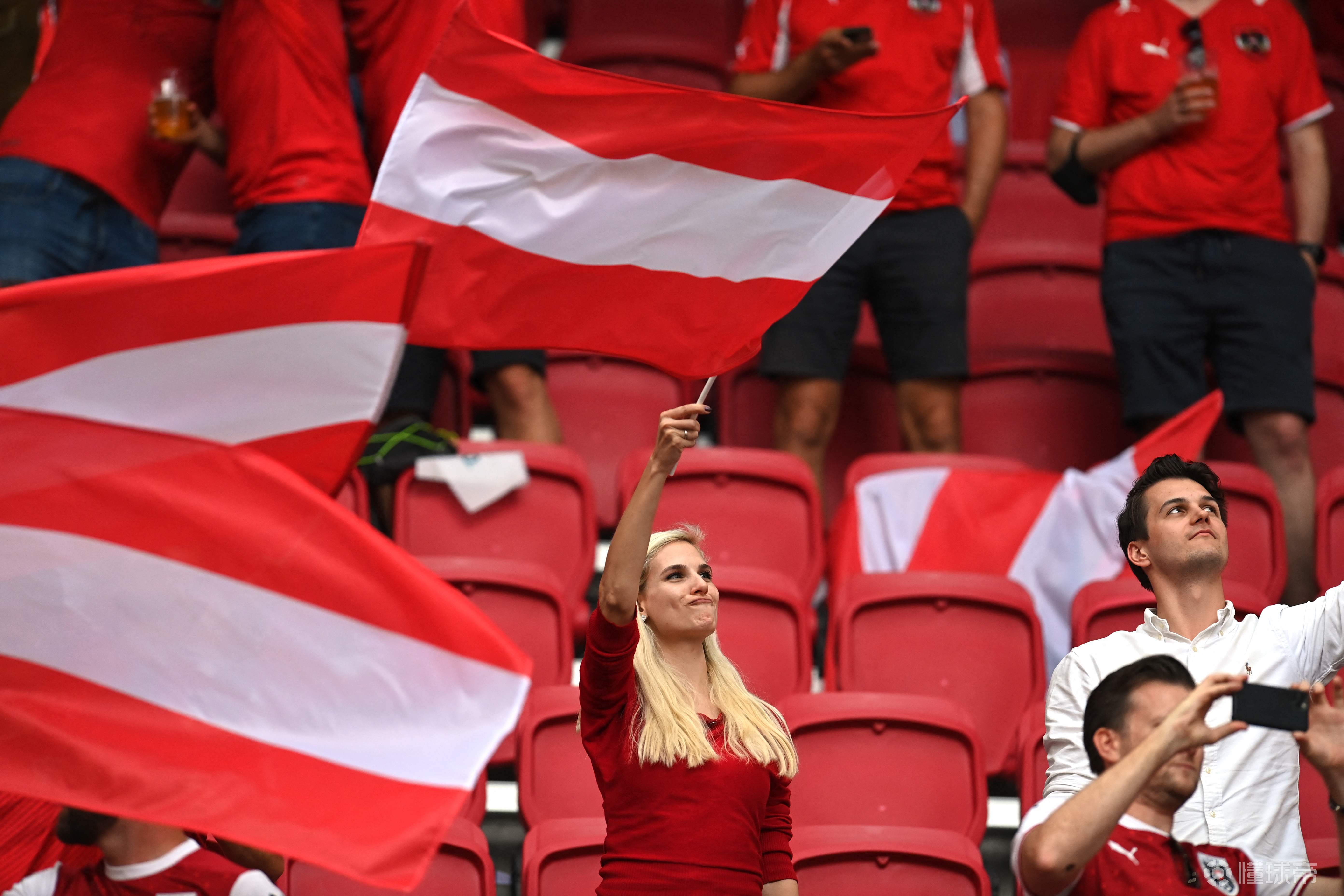 包含荷兰挑战奥地利能否实现主场优势保卫胜利？的词条