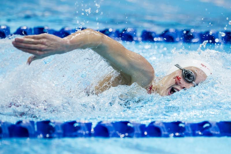 瑞士游泳名将连夺冠军，霸气十足