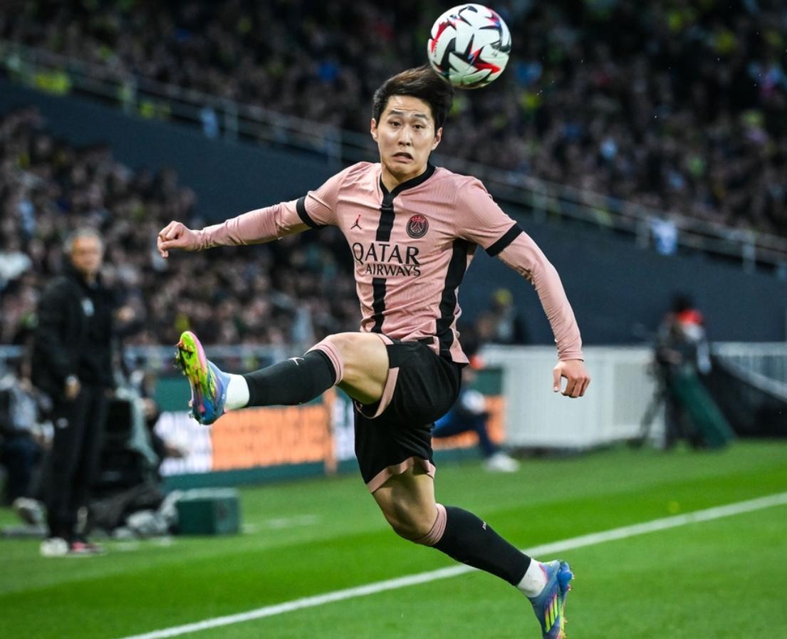 南特成功逆转巴黎圣日耳曼法甲豪门遭遇惨败