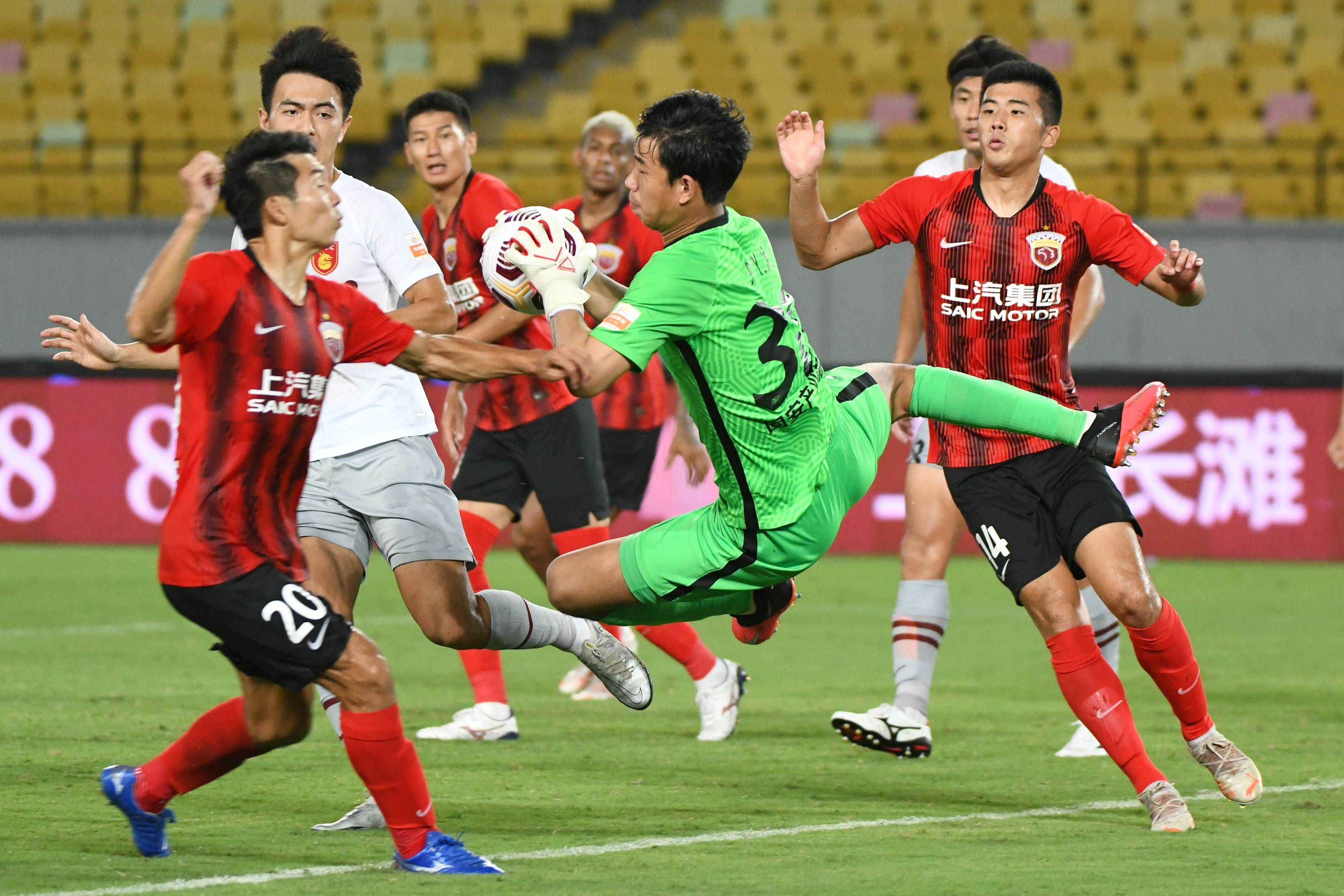 关于上海上港客场2-1逆转胜FC首尔，夺亚冠小组赛两连胜的信息