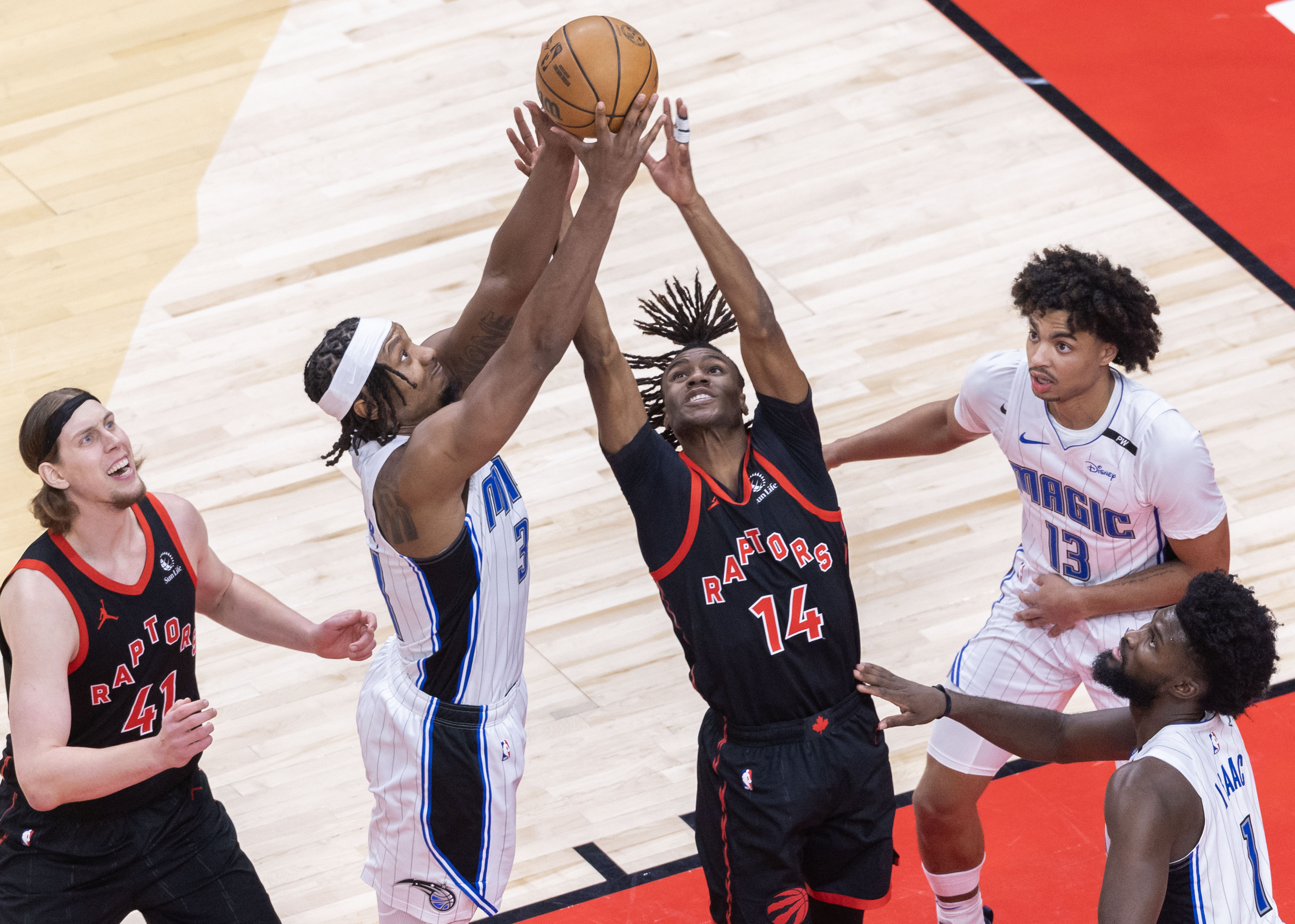 猛龙横扫76人，大比分取胜