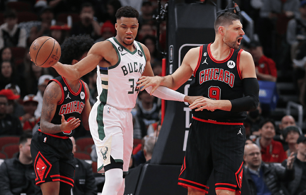 黄蜂大胜雄鹿，结束两连败