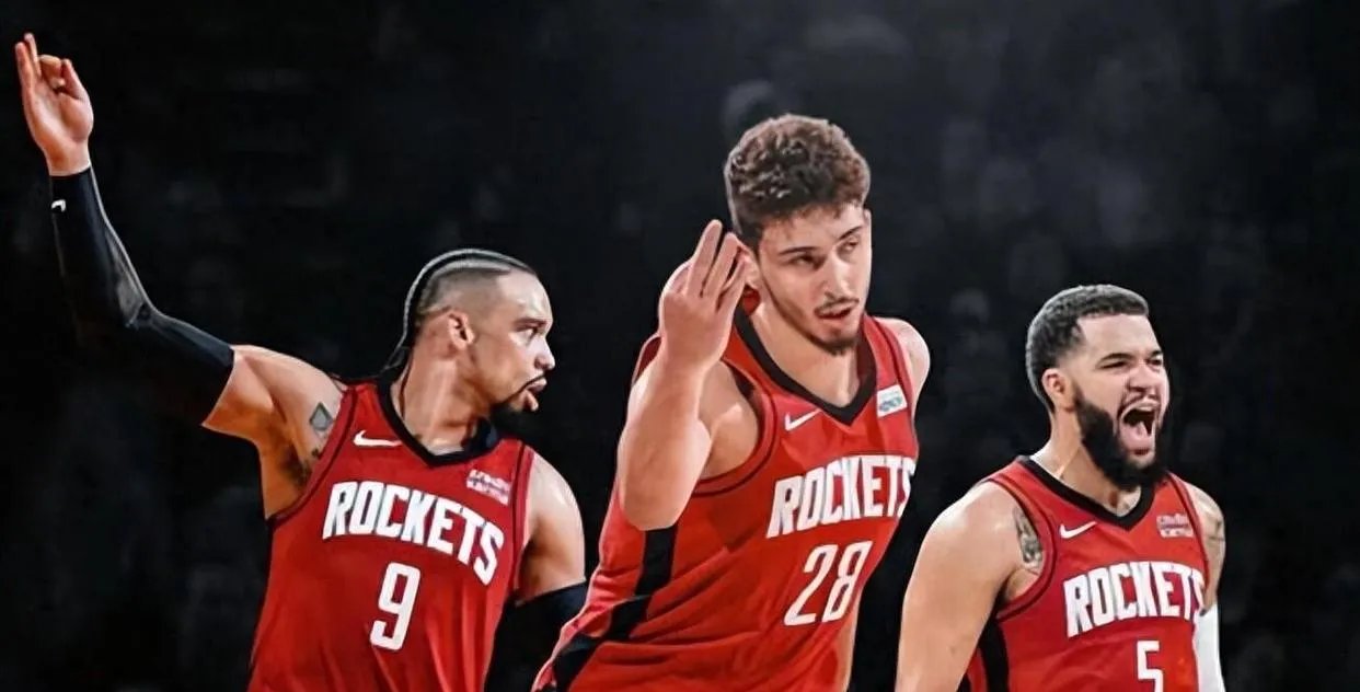 湖人大胜火箭，保持不败