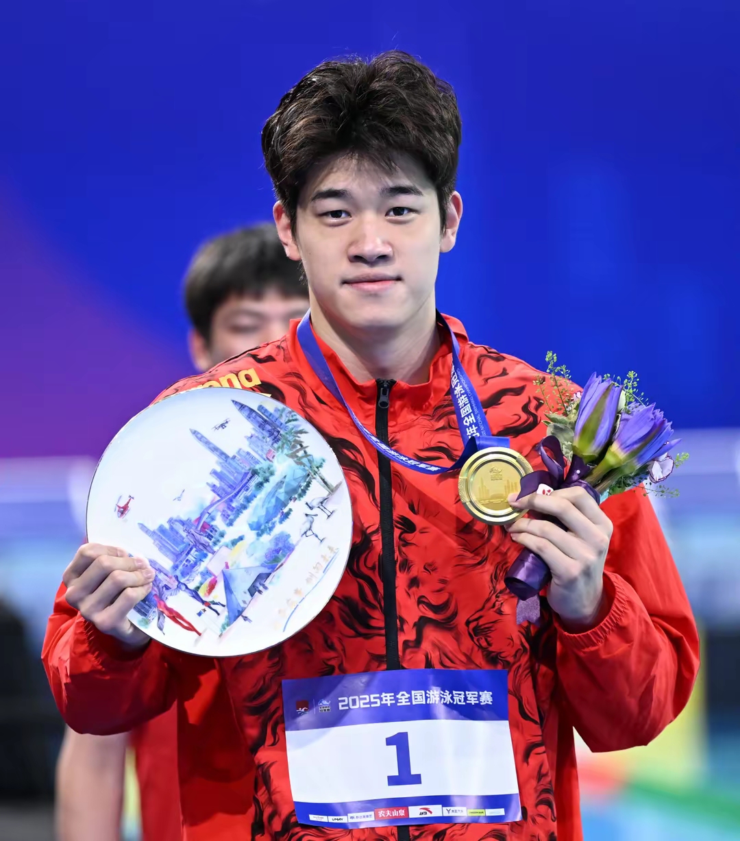 世界纪录被刷新，刷新者为中国运动员的简单介绍